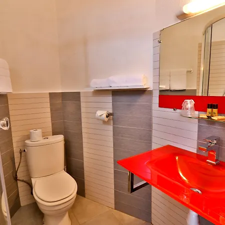 Le Chardon Bleu 3* סן-מקסים