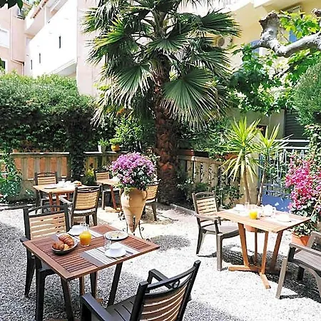 Le Chardon Bleu Hotel 3*