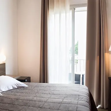 Otel Le Chardon Bleu Sainte-Maxime